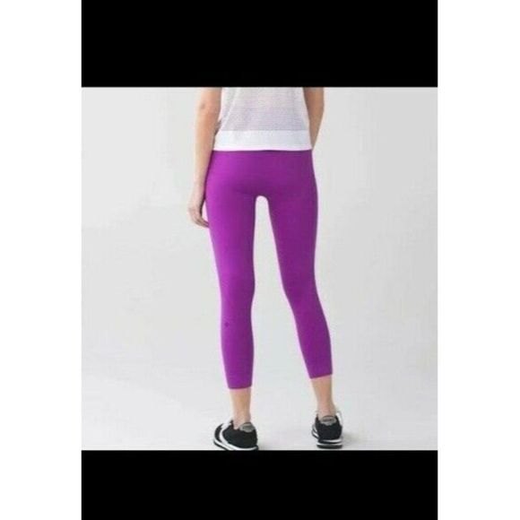 Lululemon Zone in Crop Purple Leggings Size 6 - Picture 2 of 15